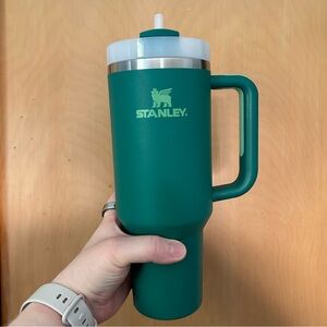 Stanley green 40 oz quencher h2.0